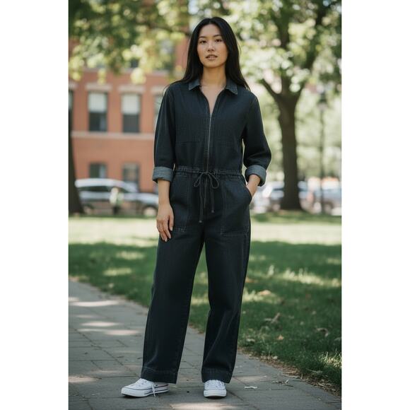 Levi's Pants - NWT Levi’s Denim Utility Jumpsuit Size L Adjustable Waist 27” Inseam